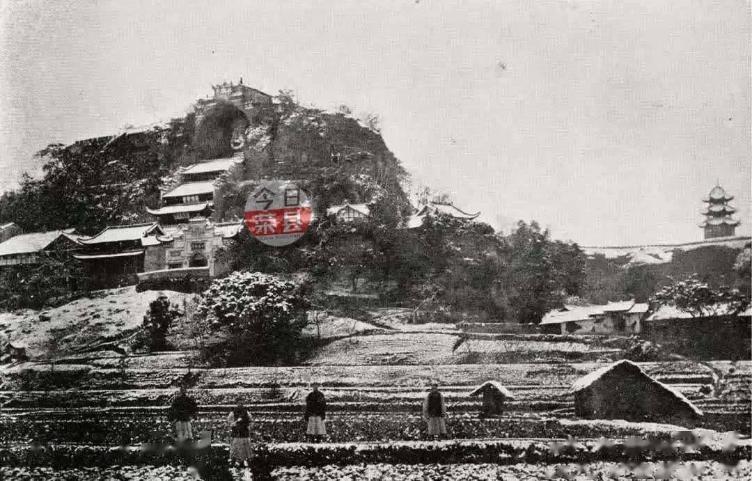 清代荣县大佛寺雪景